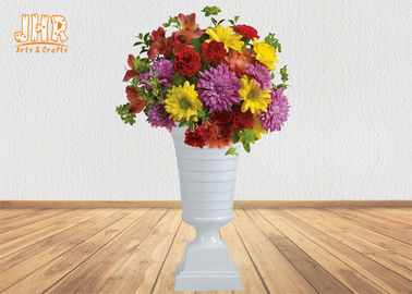 میز گلدان مدرن عروسی Polyresin گلدان گلدان براق سفید 82CM قد